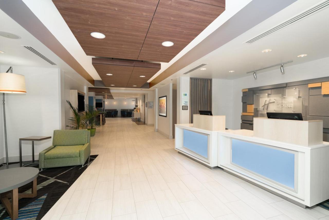Holiday Inn Express Radcliff Fort Knox By Ihg Bagian luar foto