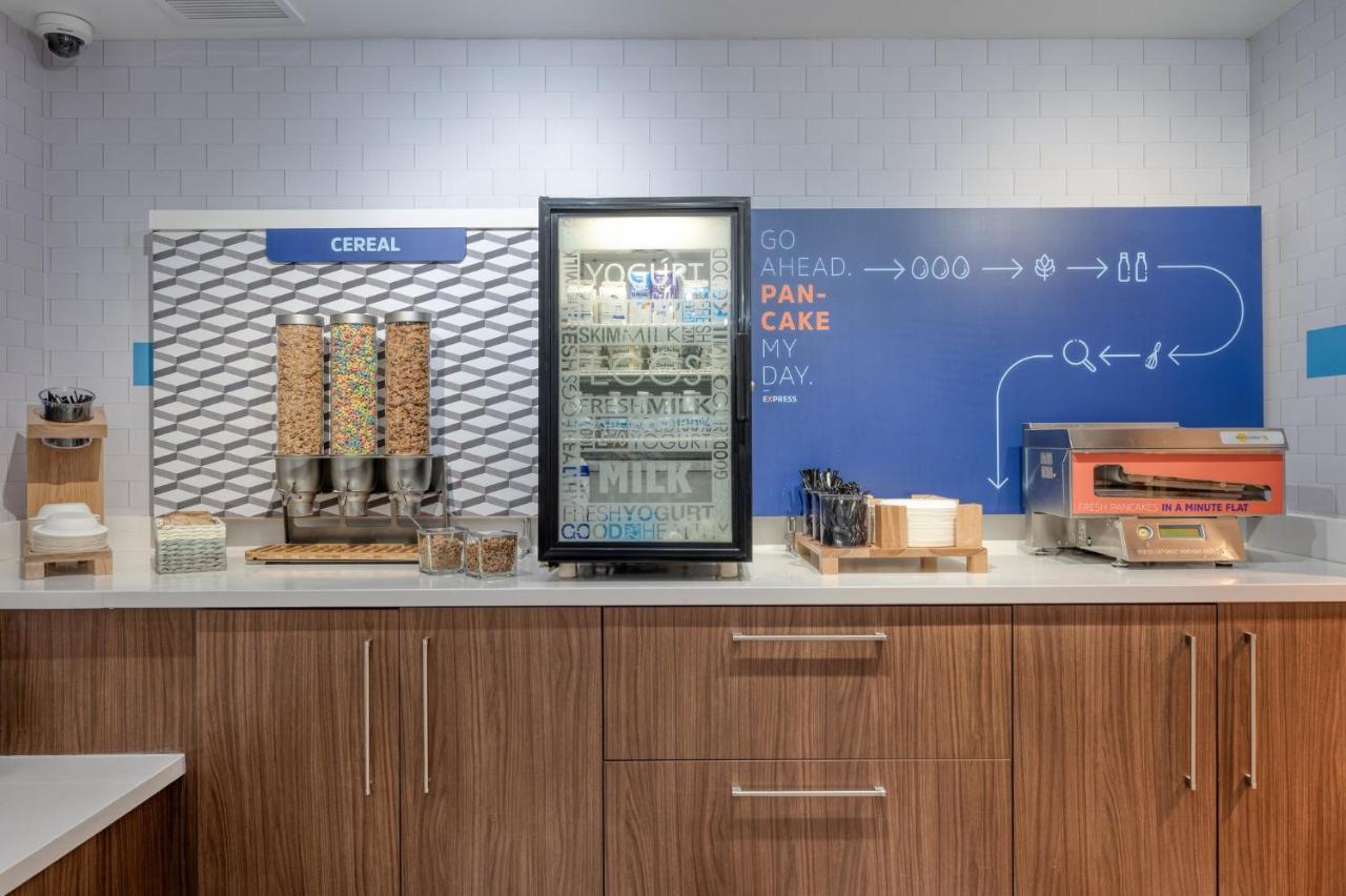 Holiday Inn Express Radcliff Fort Knox By Ihg Bagian luar foto