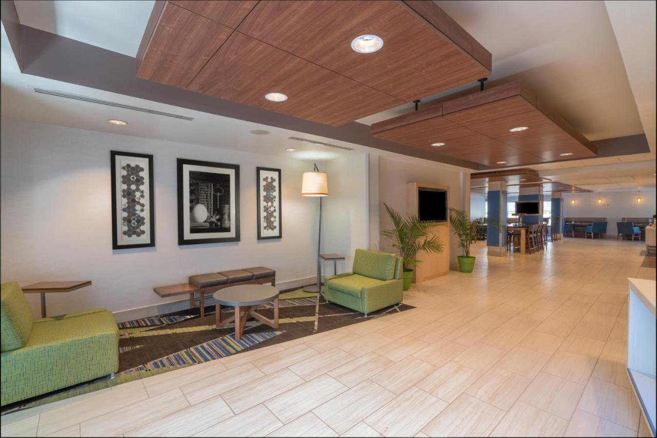 Holiday Inn Express Radcliff Fort Knox By Ihg Bagian luar foto